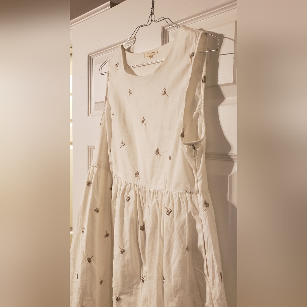 White 100% cotton sleeveless embroidered dress